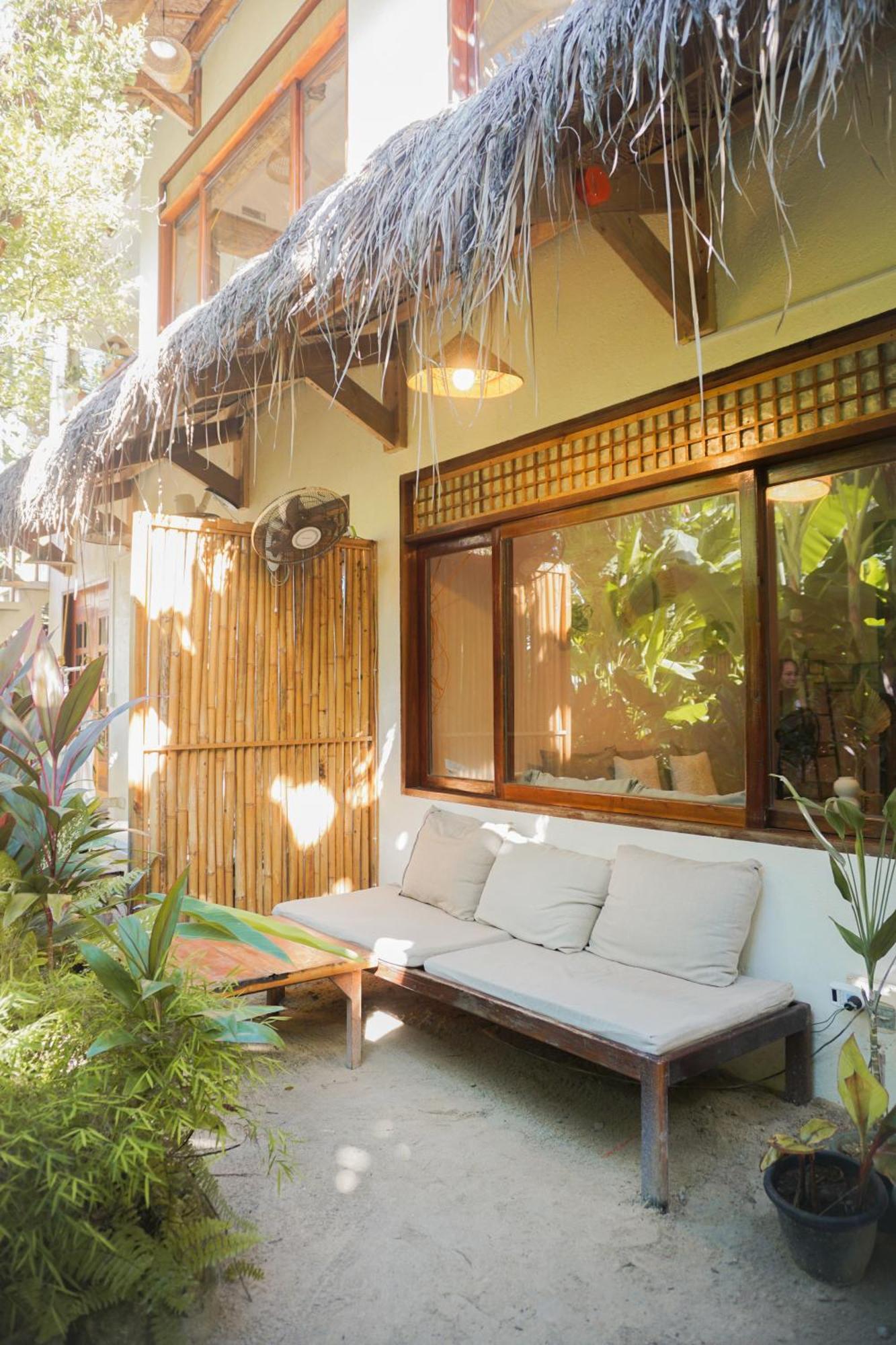 Greenhouse Siargao Roadside Boutique Apartments General Luna  Extérieur photo
